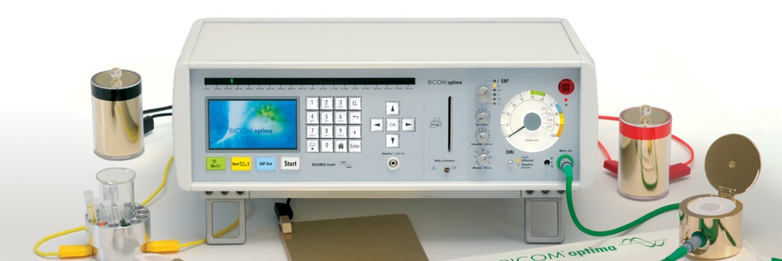 BICOM optima biorezonans cihazı, test kapları ve elektrotlarıyla